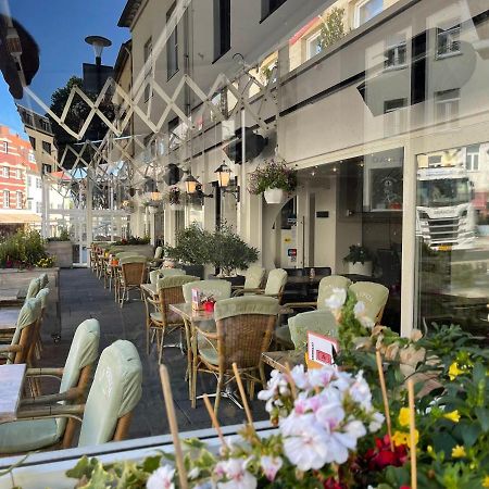 Hotel Restaurant La Piazza Valkenburg aan de Geul Esterno foto