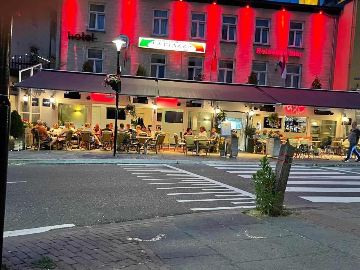 Hotel Restaurant La Piazza Valkenburg aan de Geul Esterno foto