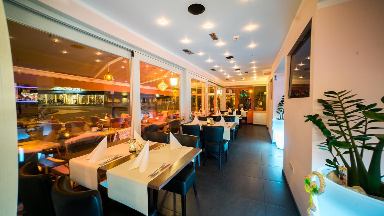 Hotel Restaurant La Piazza Valkenburg aan de Geul Esterno foto